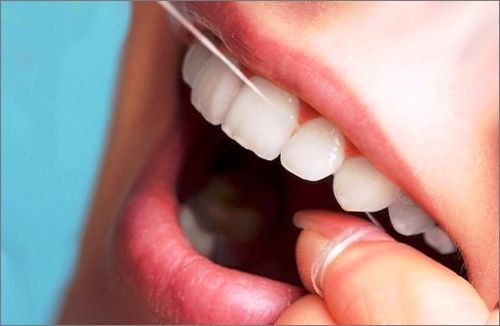 مزیت اصلی نخ دندان  چیست